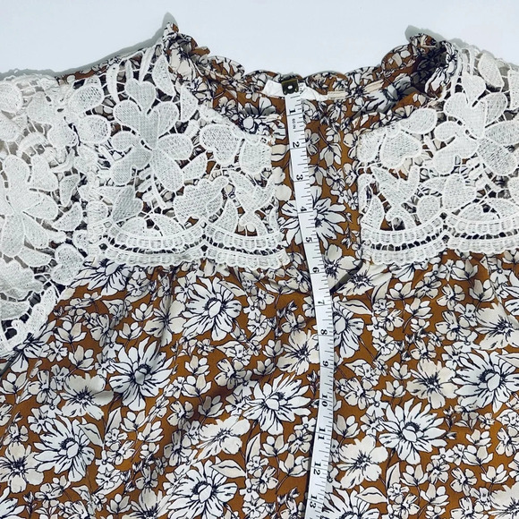 Floral Lace Trim Top - Brown - Picture 5 of 13